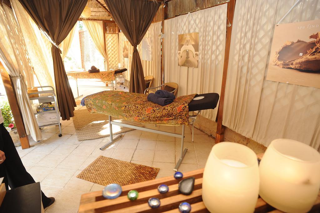 Fortina Spa Resort Sliema Exterior foto A massage room at a spa