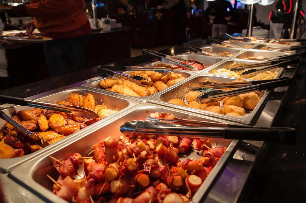 Fortina Spa Resort Sliema Exterior foto A chafing dish buffet