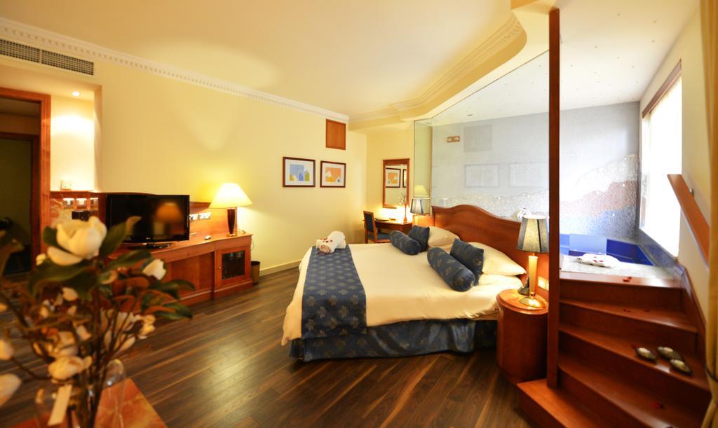 Fortina Spa Resort Sliema Exterior foto A room at the hotel